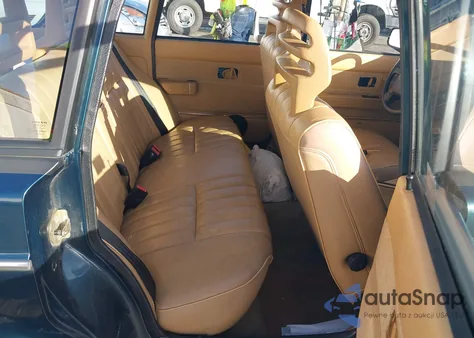 1991 Volvo 240 z USA, uszkodzony, nr VIN YV1AA8842M1453392